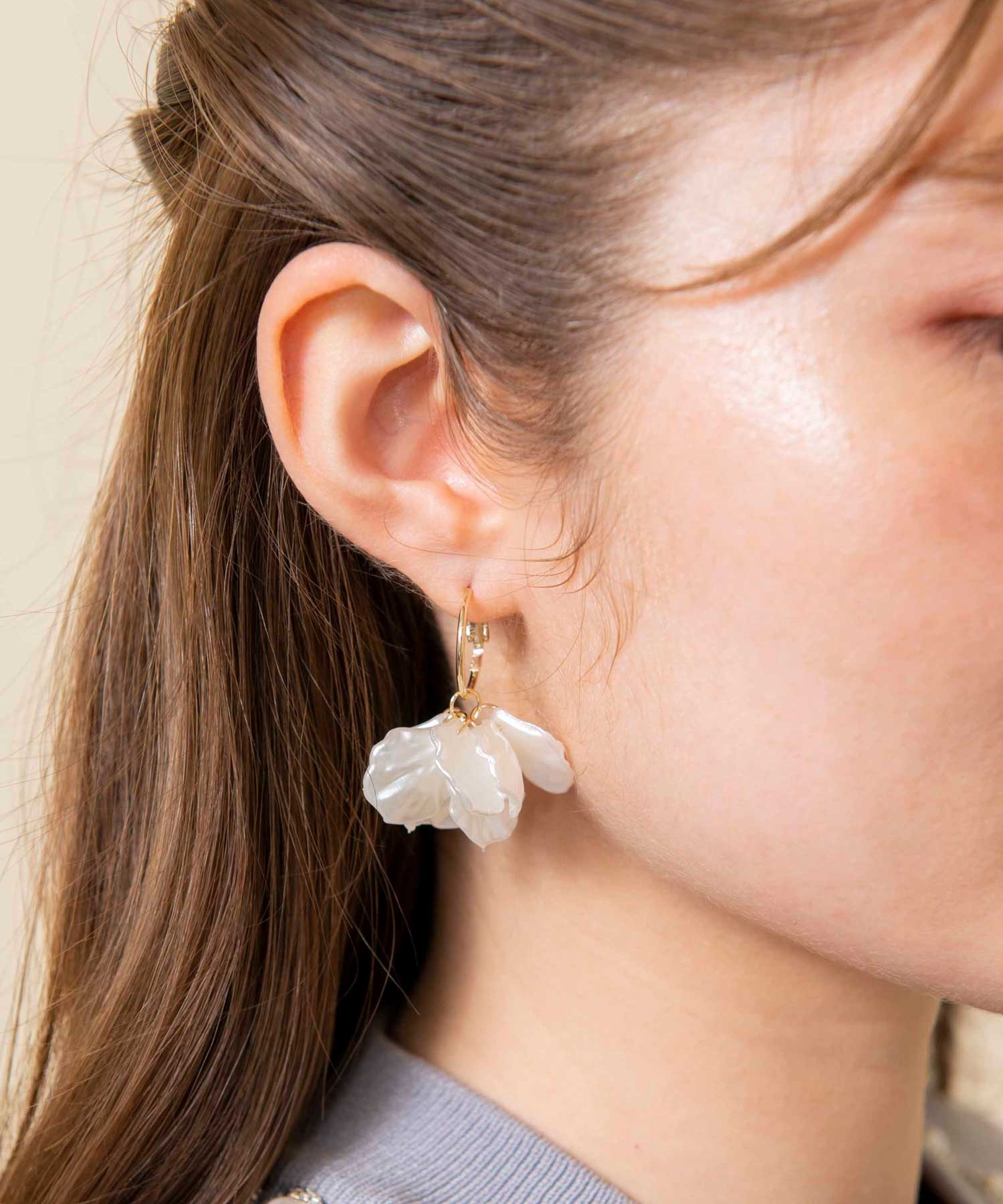 flower pearl pierce フラワーパールピアス – mila