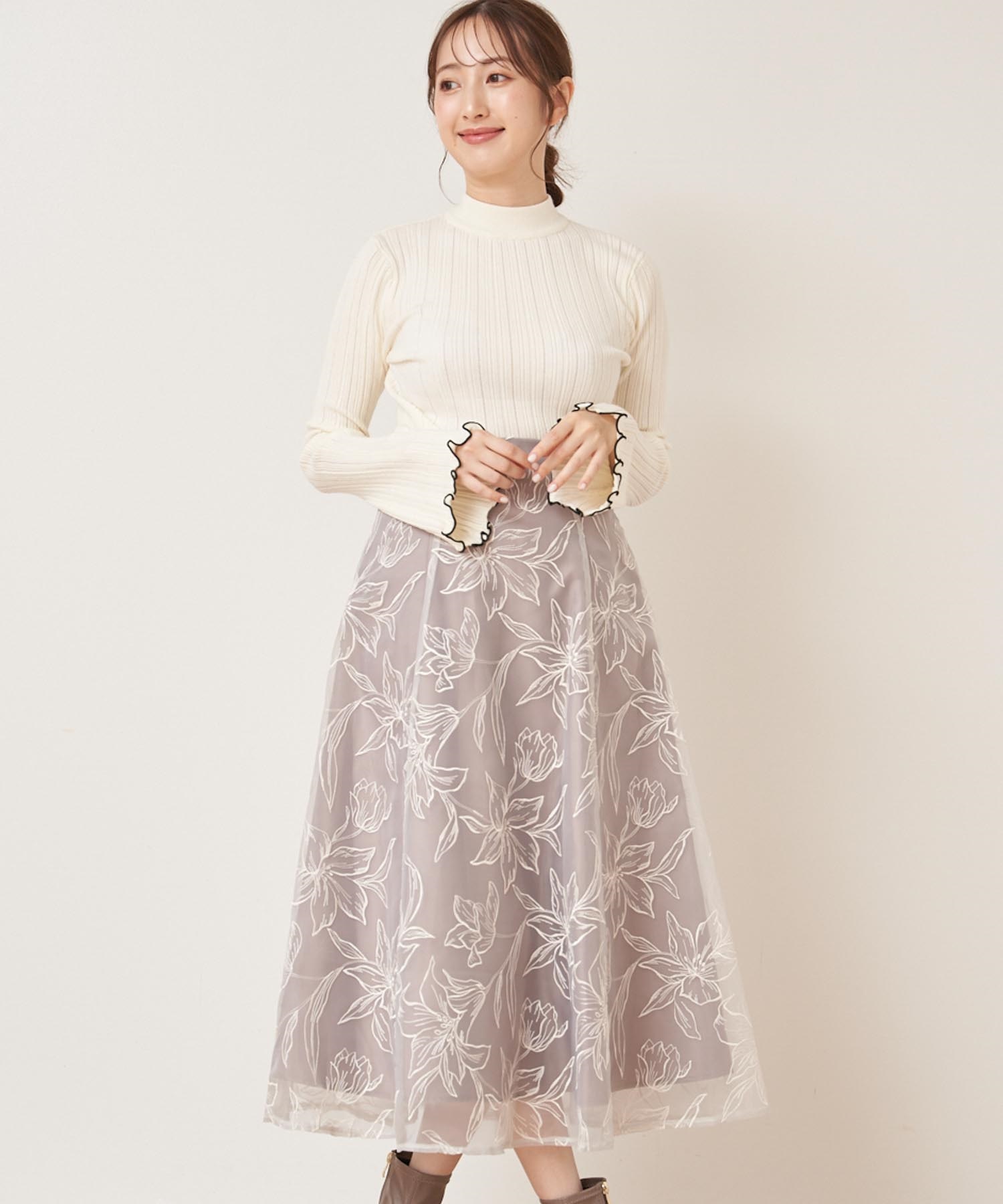 【予約】フラワー刺繍オーガンジースカート(01オフホワイト-Ｓ-1月中旬ごろのお届け)