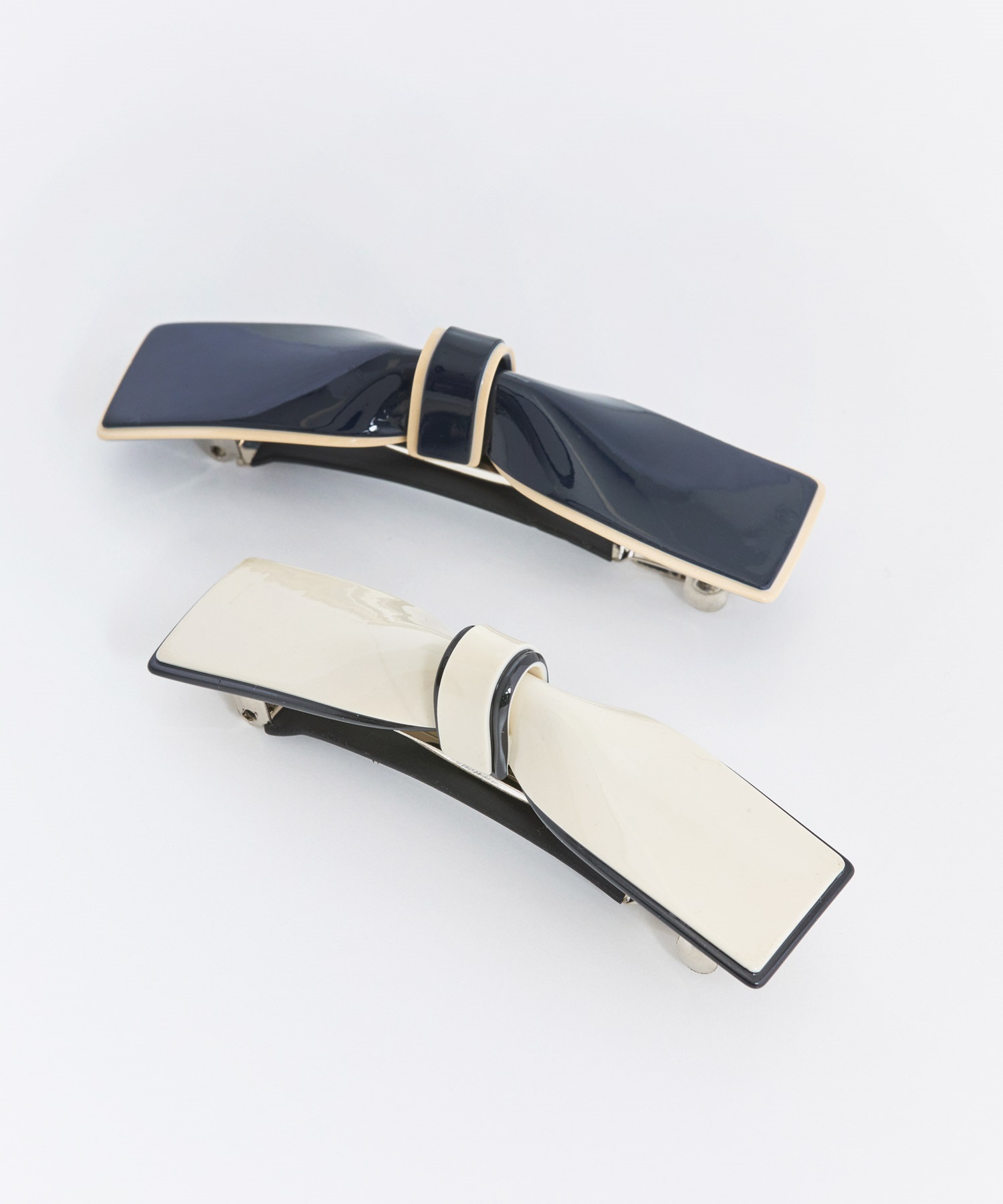 リボンバレッタ | ヘッドアクセサリー | Noela OFFICIAL WEB STORE リボンバレッタ | ヘッドアクセサリー | Noela OFFICIAL WEB STORE