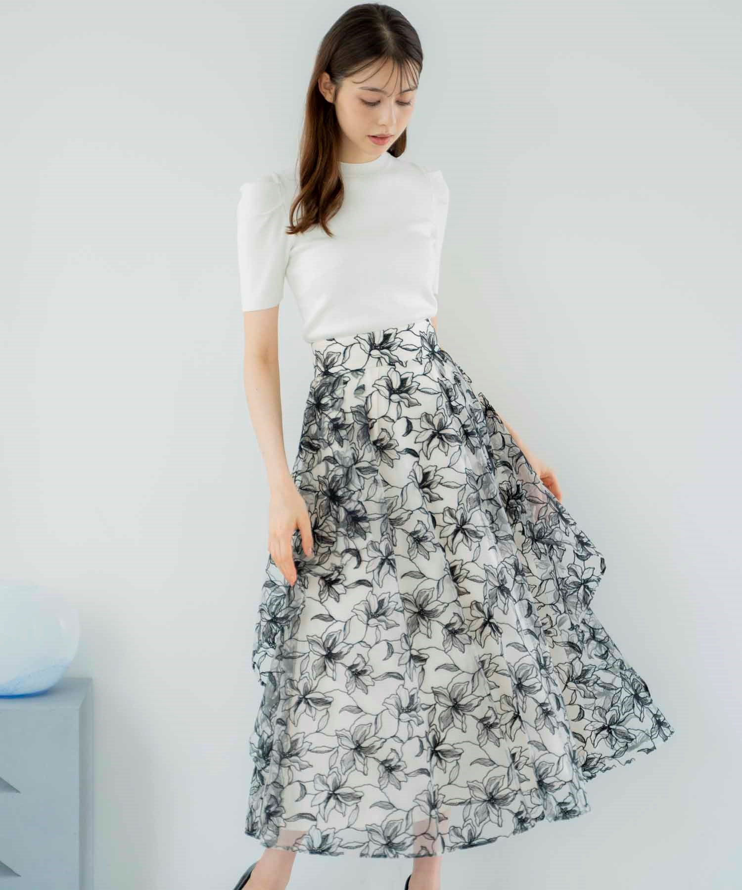 TO BE CHIC 20周年アニバーサリー ローズ刺繍　スカート TO BE CHIC 20周年アニバーサリー ローズ刺繍 スカート 20周年