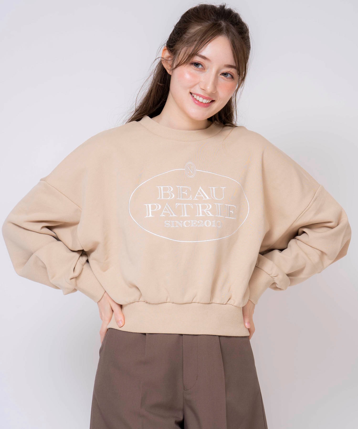 ロゴスウェット(82ベージュ-フリー)