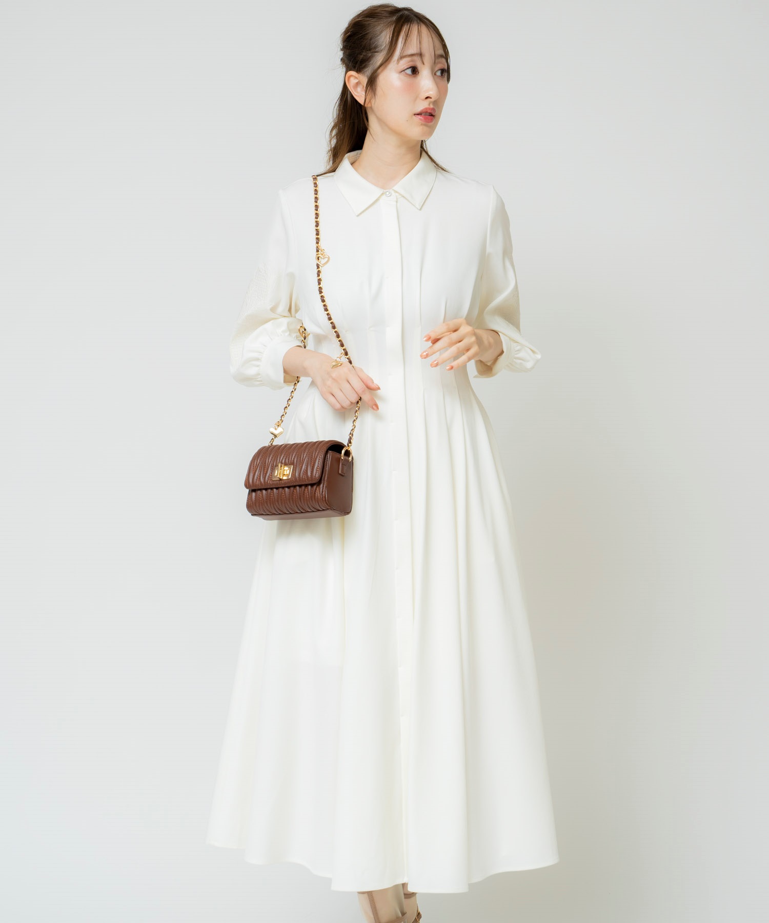 スリーブ刺繍タックシャツワンピ | ロングワンピース | Noela スリーブ刺繍タックシャツワンピ | ロングワンピース | Noela