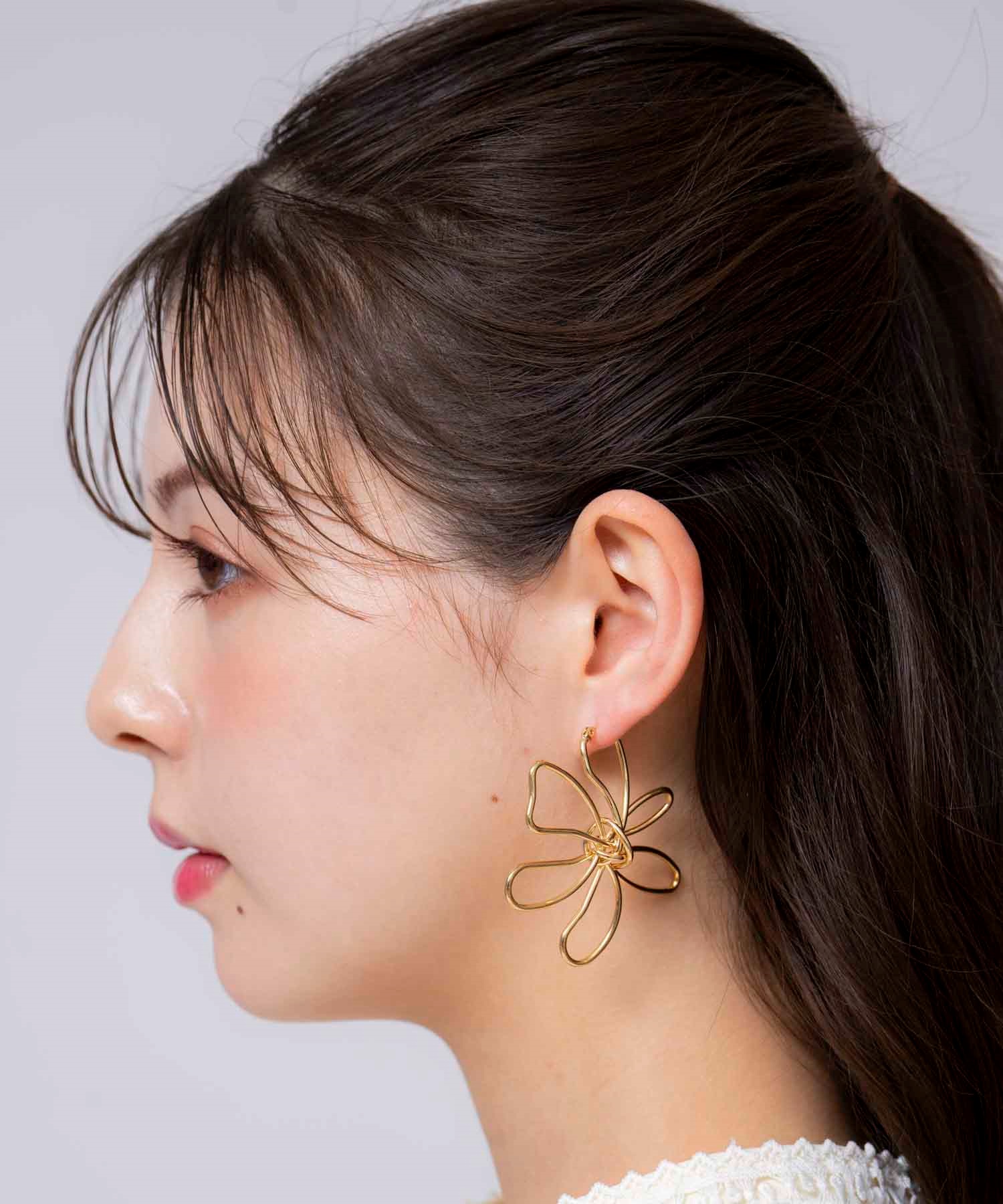 ワイヤーフラワーピアス(50ゴールド-フリー)