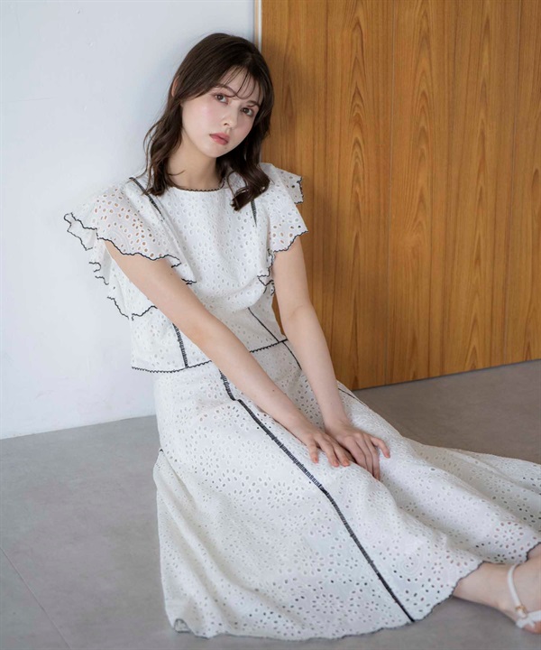 フラワー刺繍クロスニット | ニット | Noela OFFICIAL WEB STORE