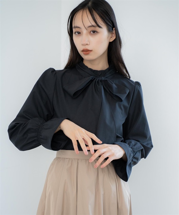 ボウタイフリルブラウス