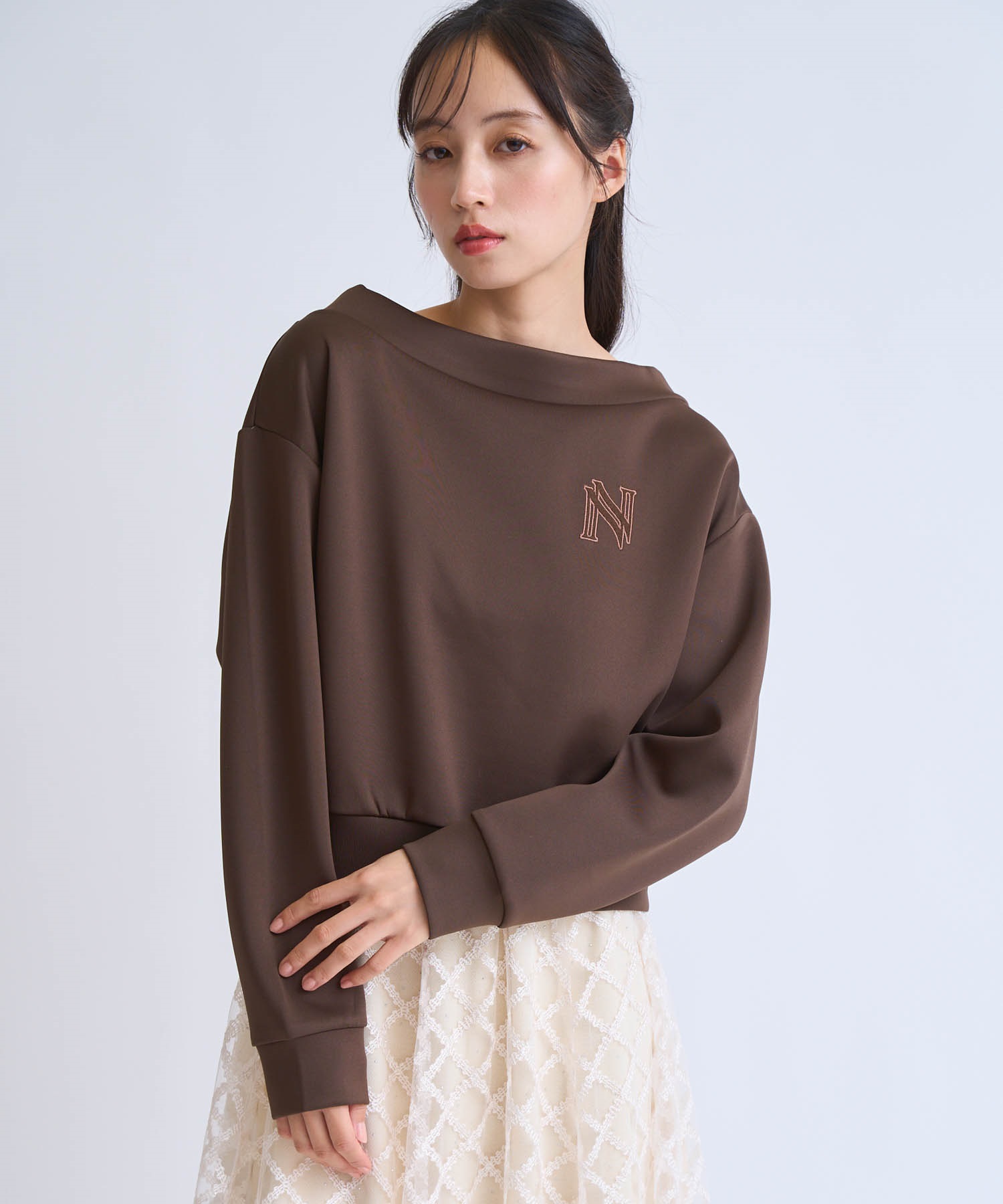 【予約】フェルト刺繍ロゴポンチトップス(81チャ-フリー-9月下旬ごろのお届け)