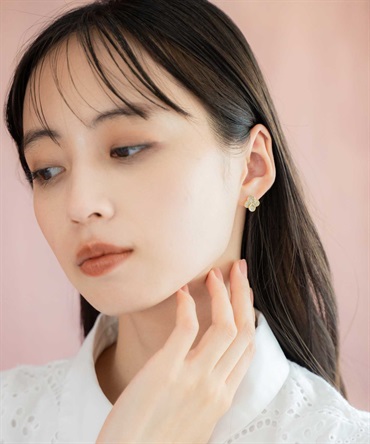 【予約】フラワービジューピアス(50ゴールド-フリー)