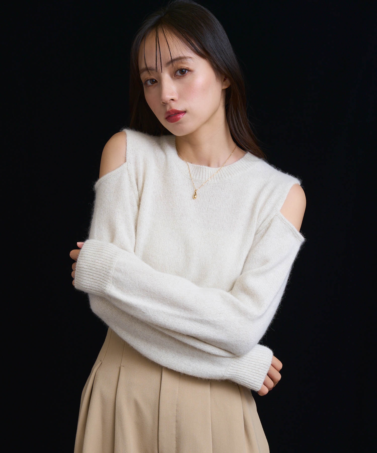 オープンショルダーフォックスニット