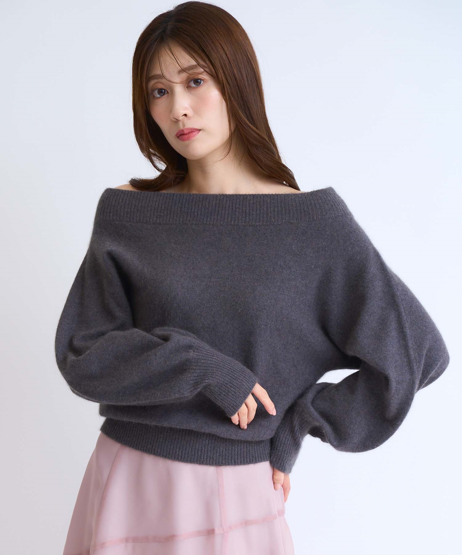 ラクーンブレンドオフショルニット(10チャコールグレー-フリー)