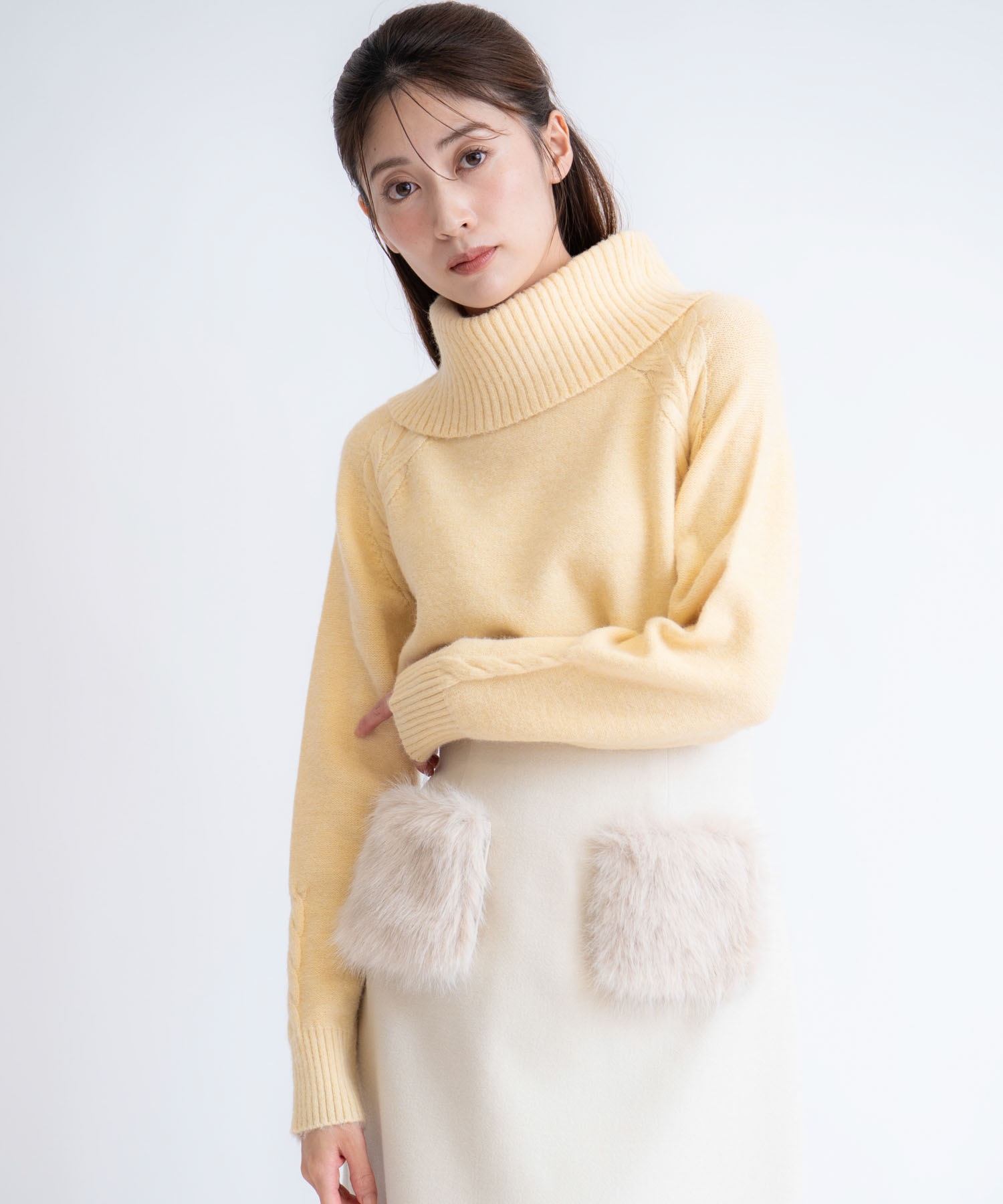 【予約】ケーブルデザインタートルニット(51イエロー-フリー-11月下旬ごろのお届け)