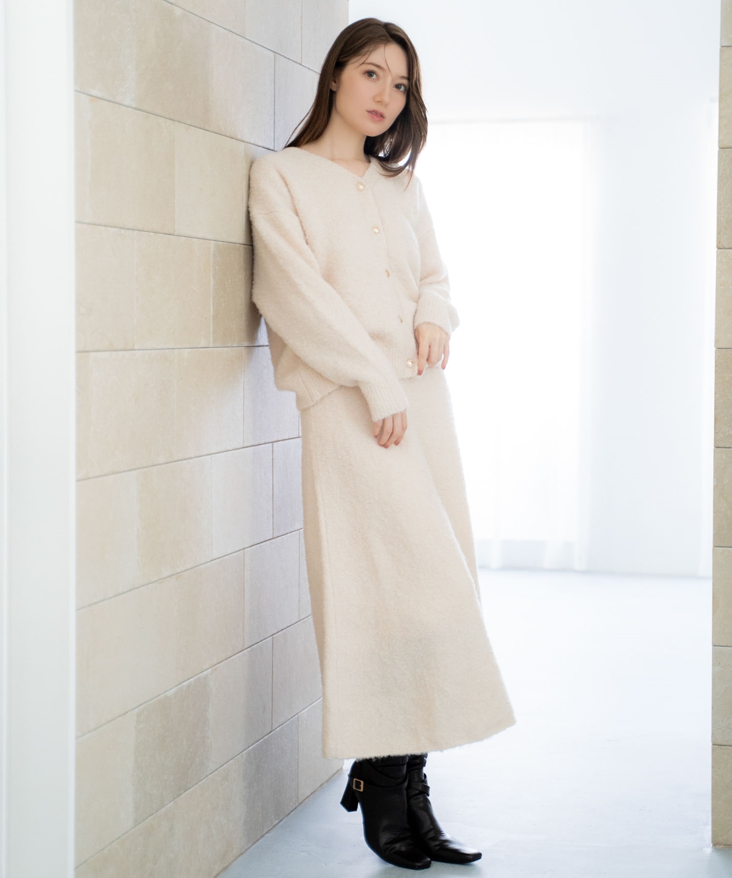 【予約】ロゴ刺繍シャギーニットセットアップ(01オフホワイト-Ｓ-11月下旬ごろのお届け)