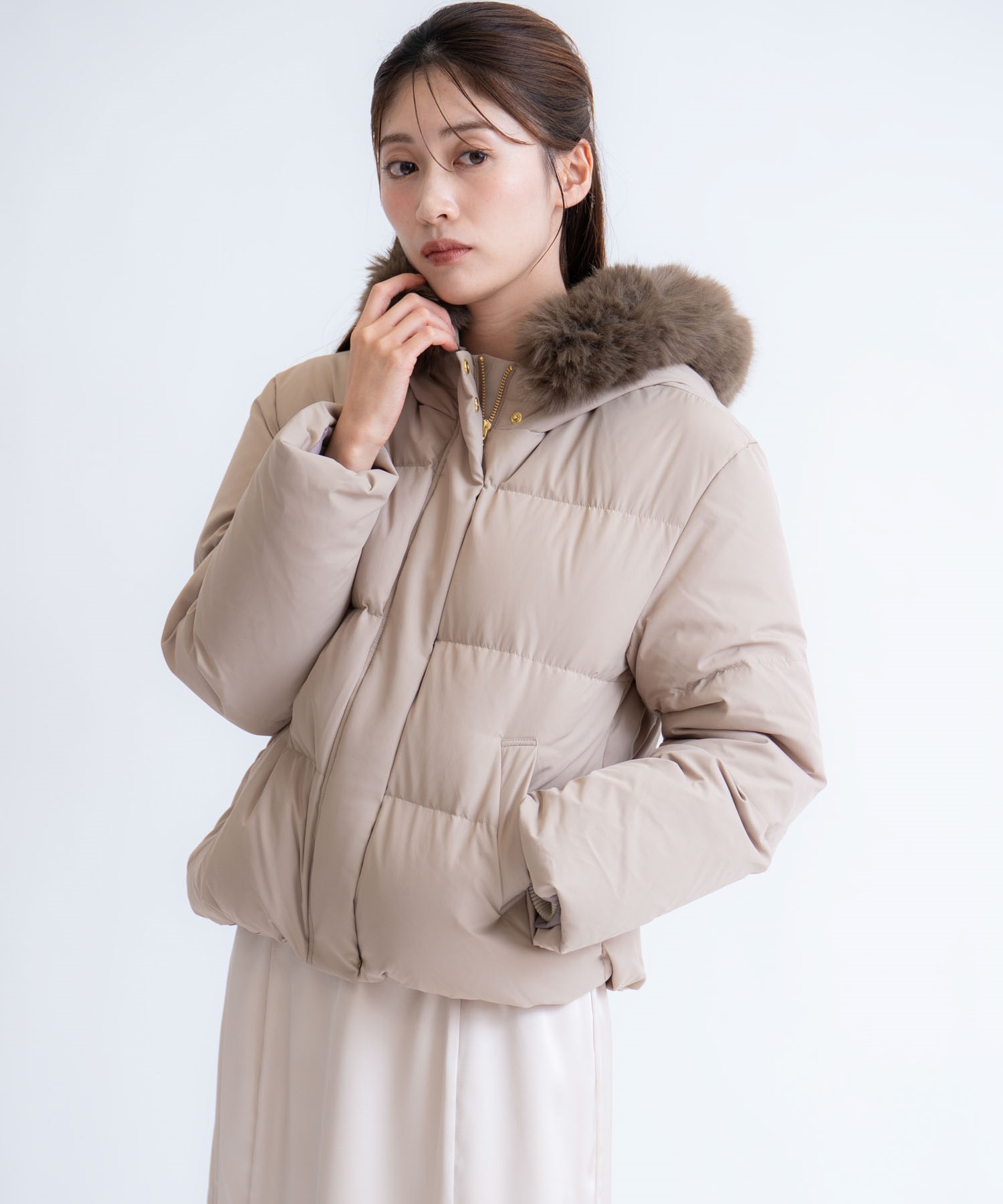 【予約】ファー付きショートダウンコート(82ベージュ-Ｓ-11月下旬ごろのお届け)
