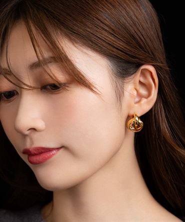 【予約】ノットモチーフピアス(50ゴールド-フリー-11月下旬ごろのお届け)