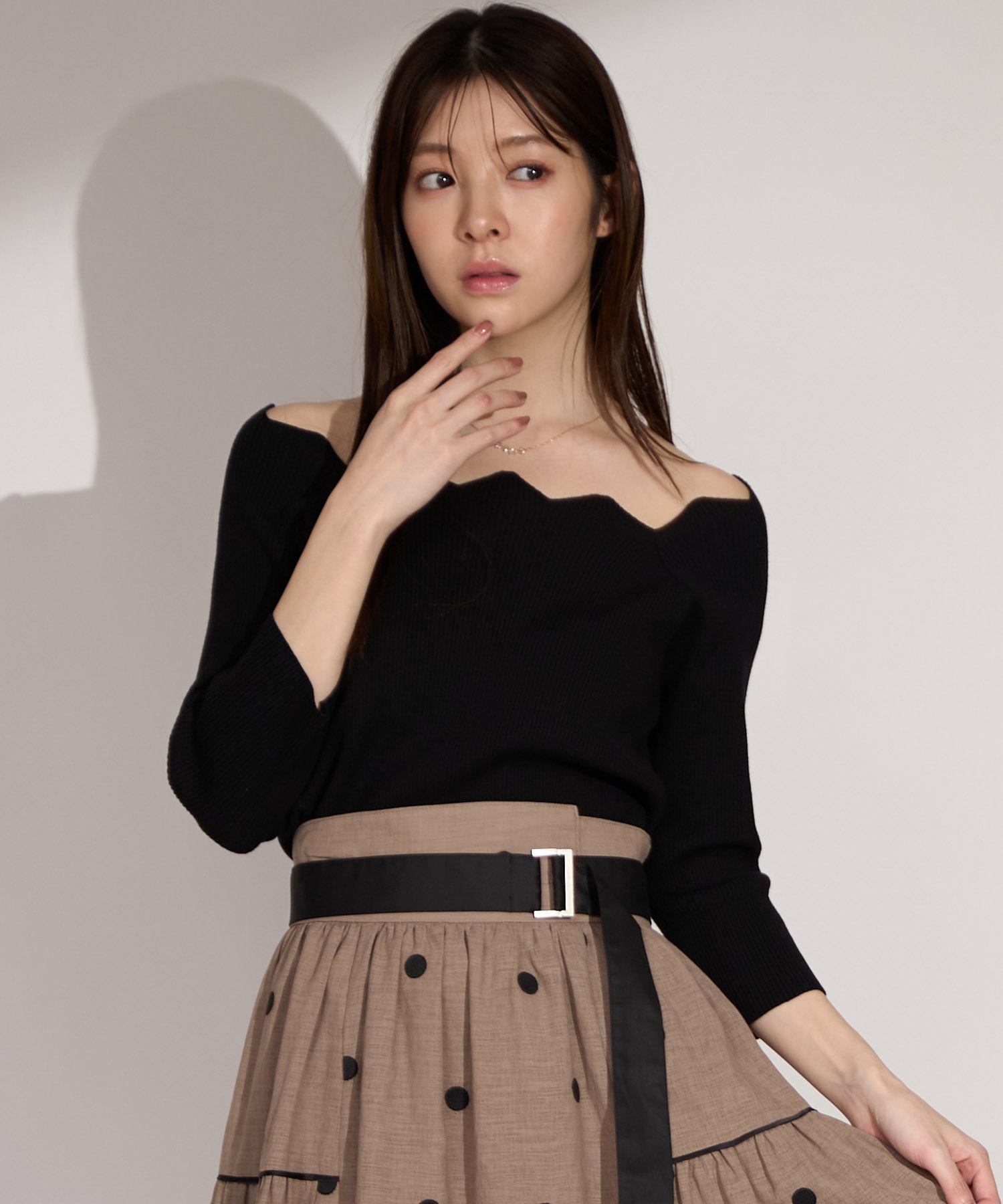 【予約】スカラネックデザインニット(00ブラック-フリー-2月下旬ごろのお届け)