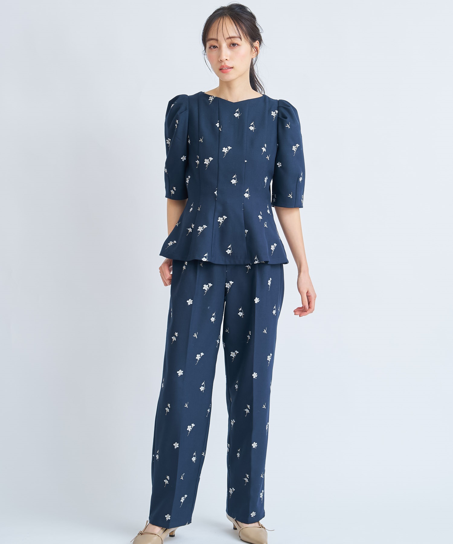 【予約】【Premium】フラワー刺繍パンツ(70ネイビー-Ｓ-3月下旬ごろのお届け)