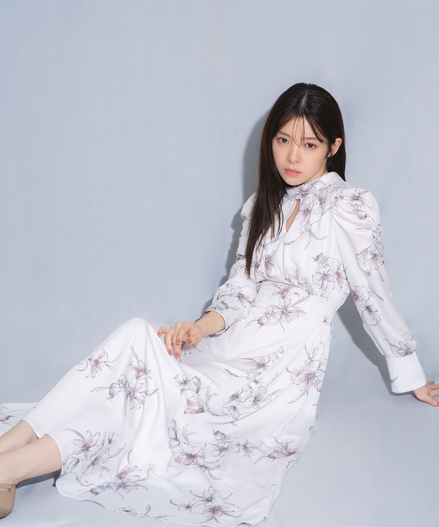 【予約】線描きフラワーワンピース(82ベージュ-Ｓ-1月中旬ごろのお届け)