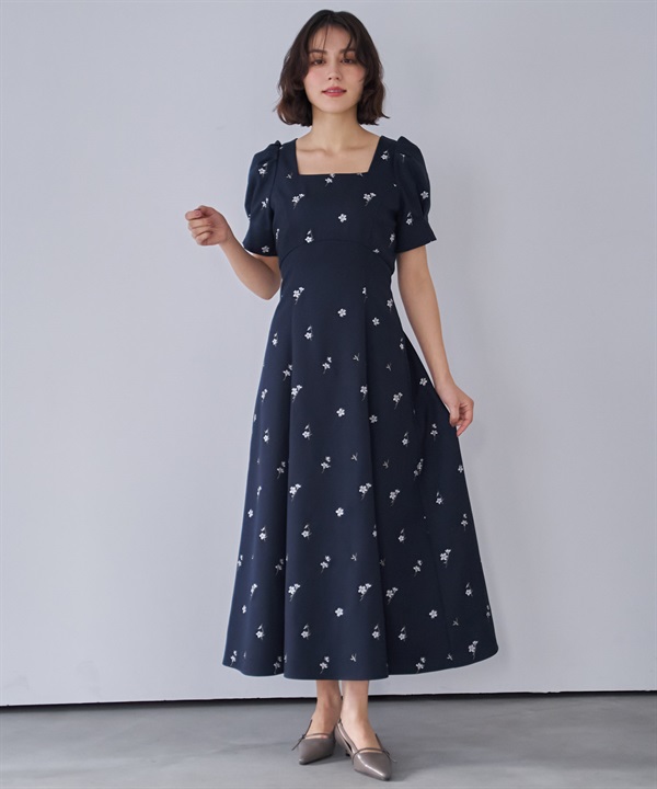 【予約】【Premium】フラワー刺繍ワンピース