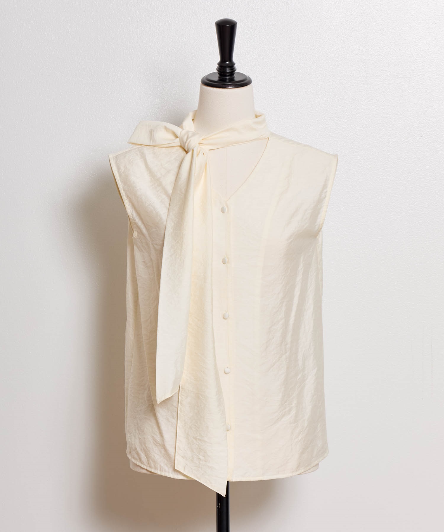 【予約】２ＷＡＹリボンシアーノースリブラウス(01オフホワイト-フリー-5月下旬ごろのお届け)