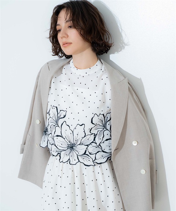 【予約】フラワー刺繍ノースリブラウス