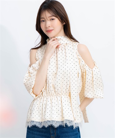 【予約】裾レースギャザーブラウス(01オフホワイト-フリー-4月下旬ごろのお届け)