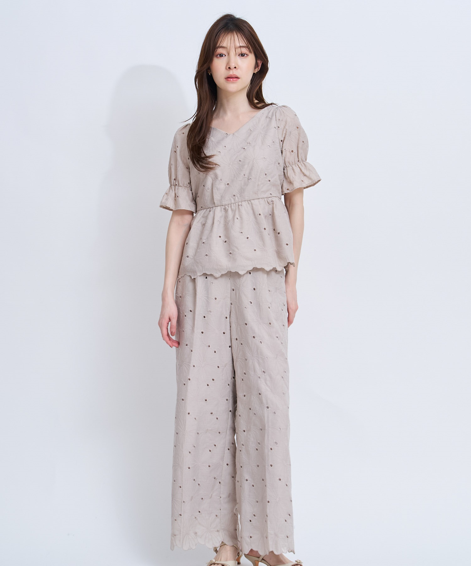 【予約】フラワー刺繍パンツ