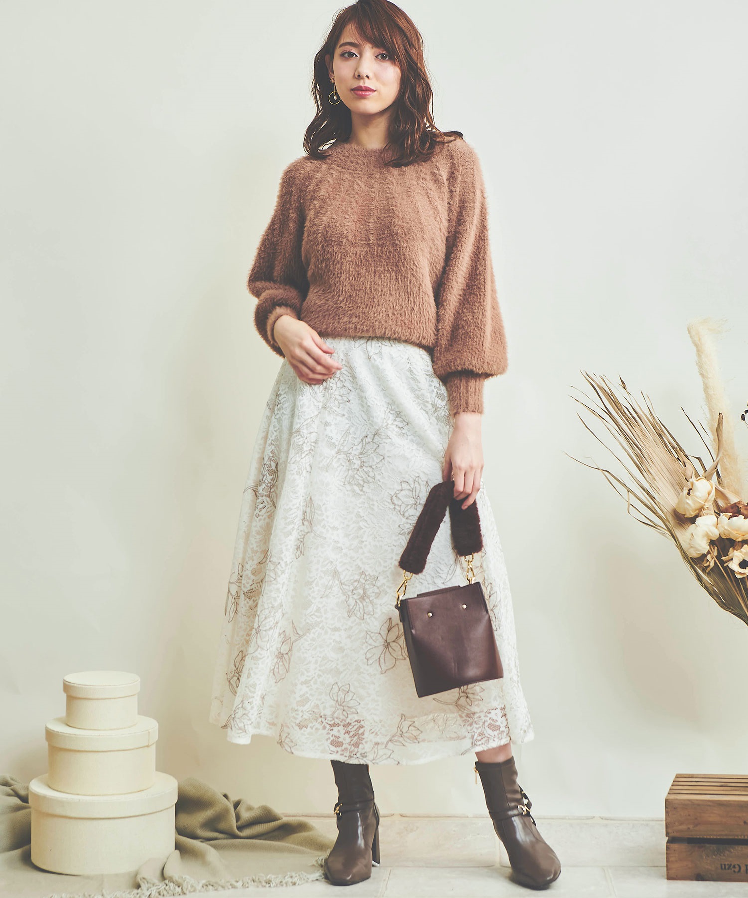 線描き刺繍レーススカート | フレアスカート | Noela OFFICIAL WEB ...