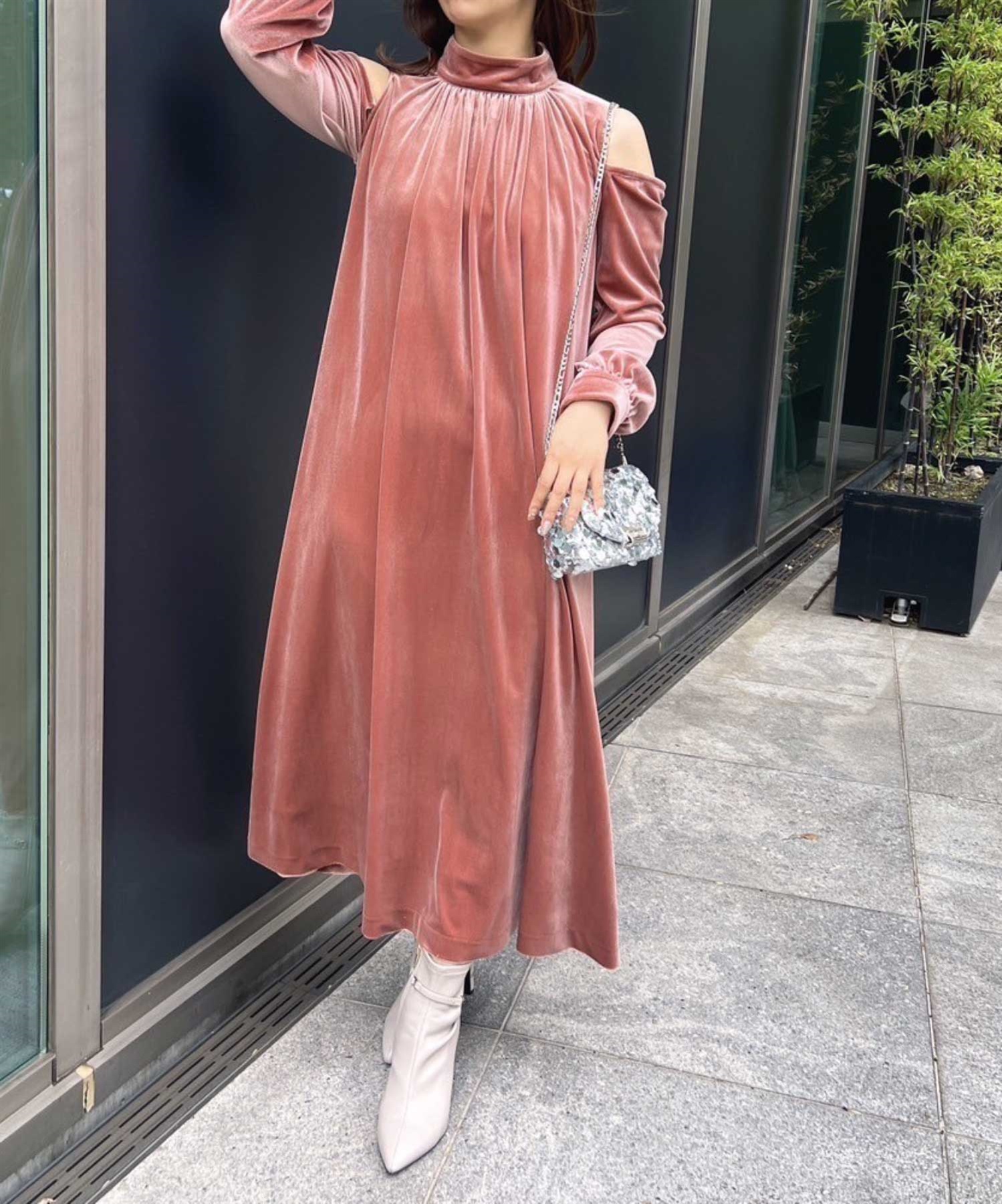 春夏にぴったり✨ベロアロングワンピース♡女子会デートにも最適 楽天市場】ベロア ロングワンピース（レディースファッション
