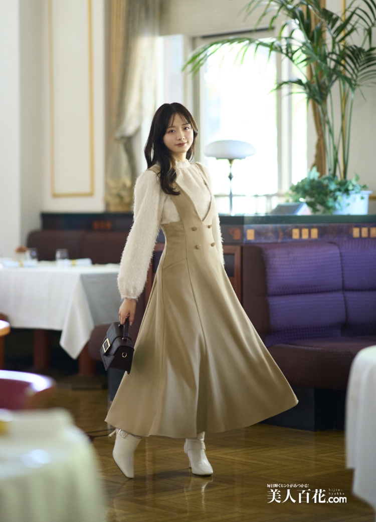 【新品 未使用 お値下げ中】美人百花掲載　Noela ニット 新品 未使用 お値下げ中】Noela ノエラ 花柄ロングスカート 美人