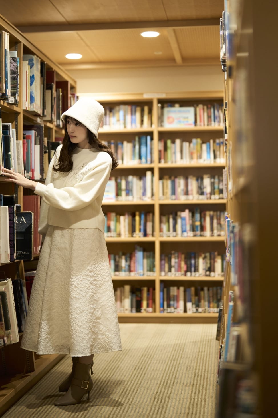 Noelaの服を着用している渡辺梨加さんの画像06