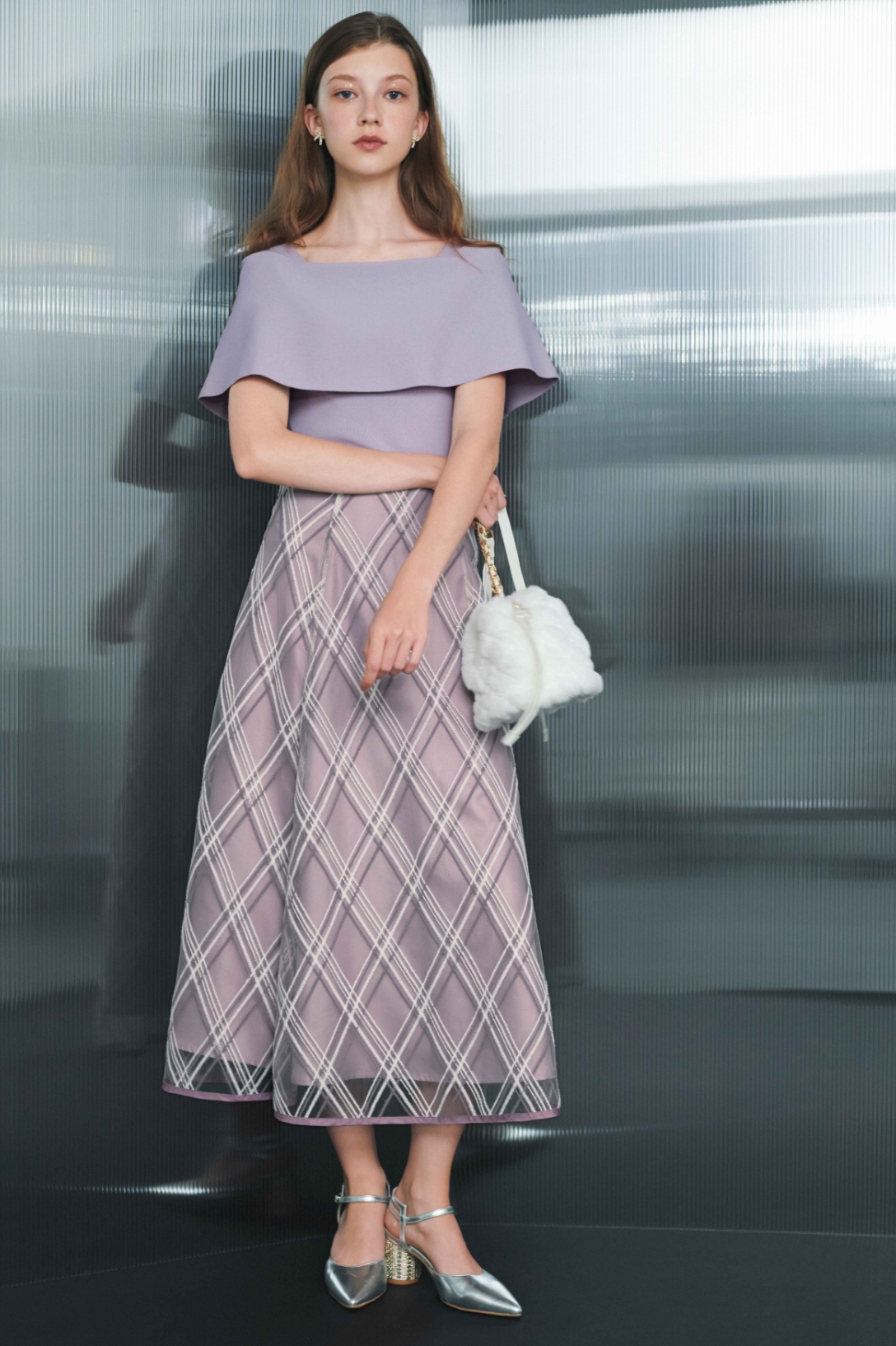 紫のトップスのモデル画像