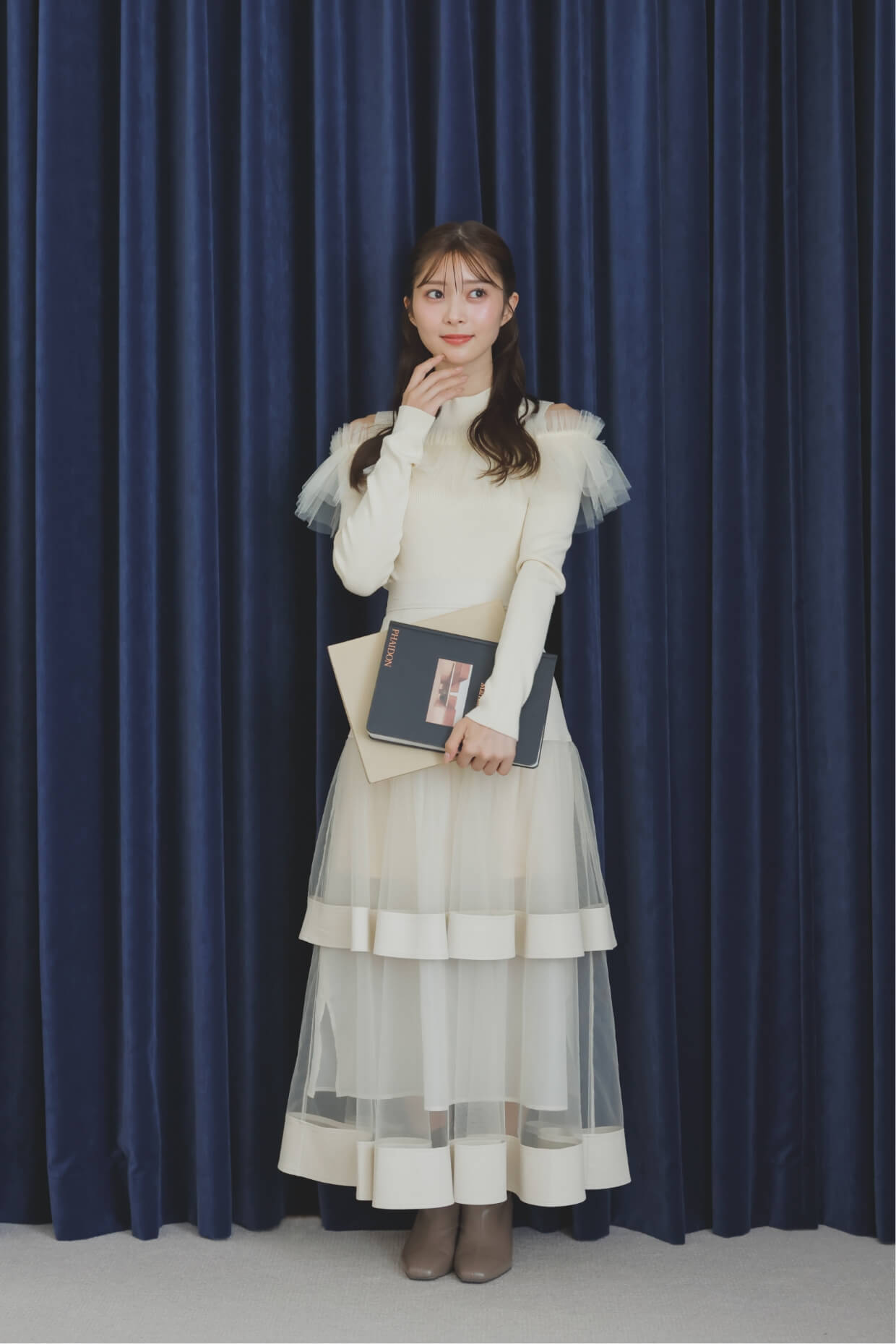 松川星さん全身