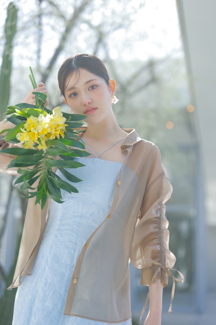 noelaを着用している松村沙友理さんの写真06