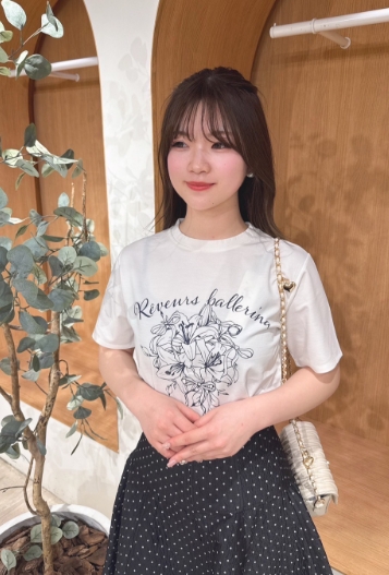 Noelaの服を着用している女性モデルの画像10