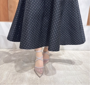 Noelaの服を着用している女性モデルの画像11