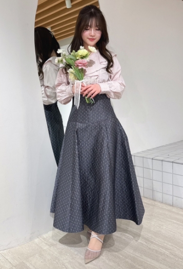 Noelaの服を着用している女性モデルの画像12